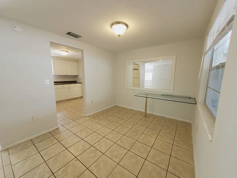6916 Brentford Rd — Photo 4