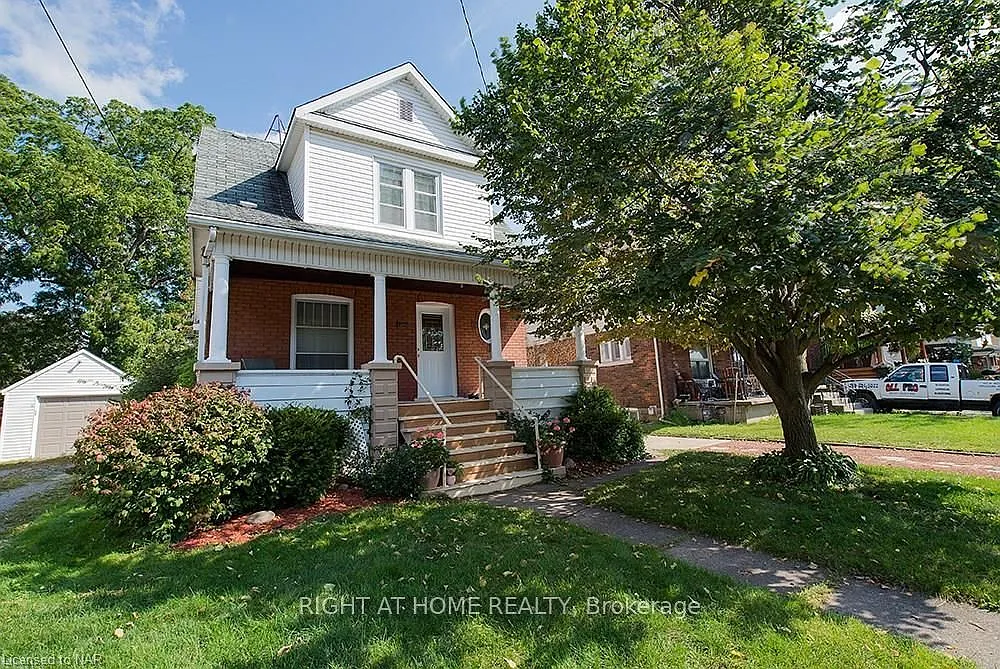 4 bed, $2,500 — Photo 1