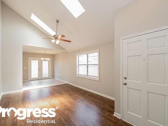 5th image of 374 Filmore Dr