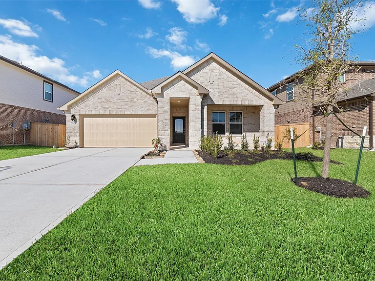 21518 Carbone Ln — Photo 1