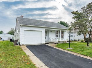 19 Tropicana Ct, Toms River, NJ 08757