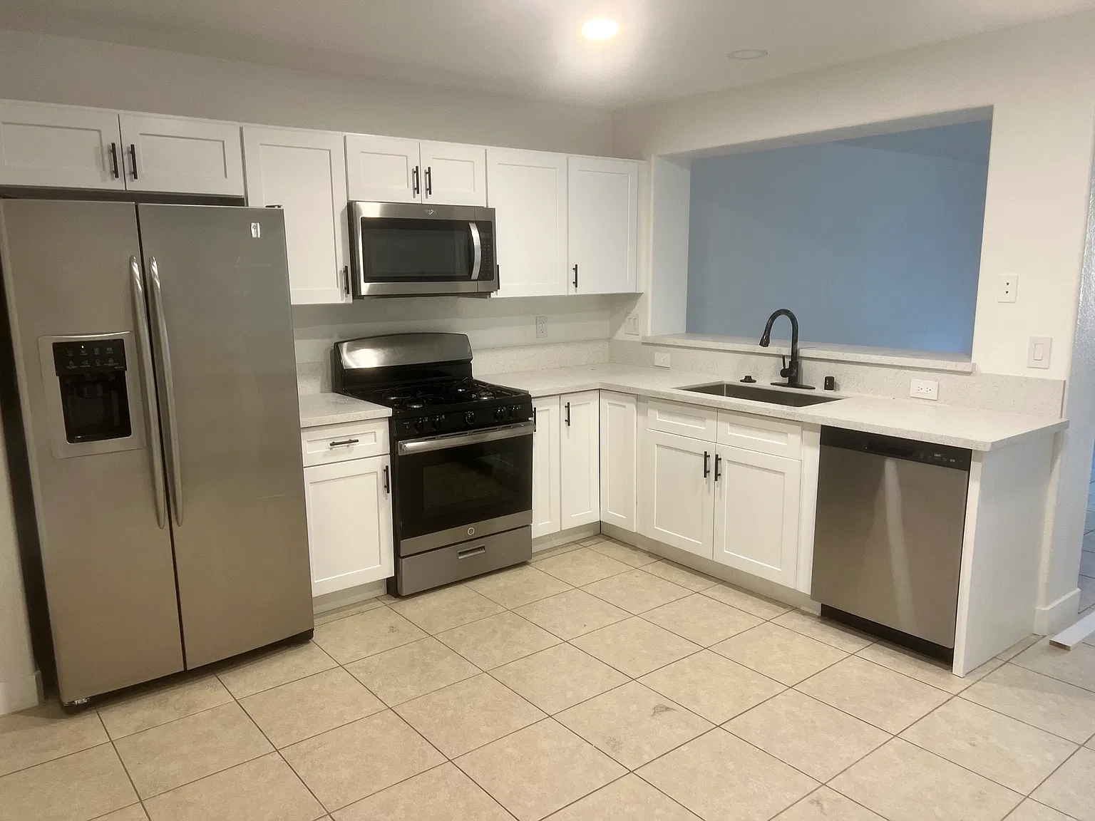 3BR Single Family House — Photo 2
