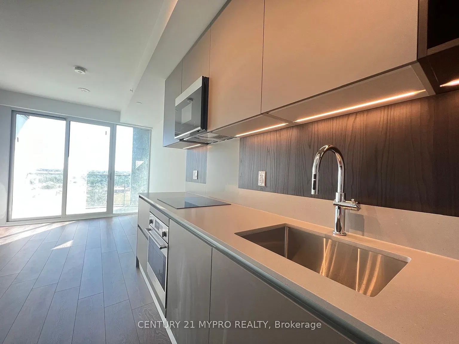 3 bed, $2,400 — Photo 4