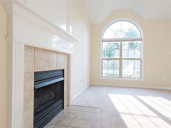3rd image of 3889 Pinecrest Way