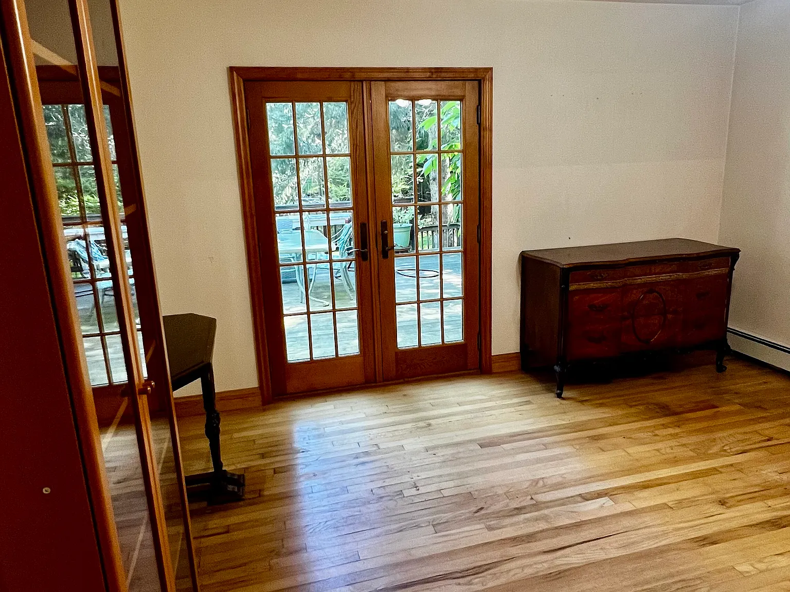 4 bed, 3.5 bath, 3300 sqft, $1,400 — Photo 3