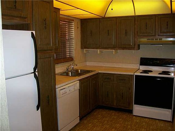 4th image of 308 Lake Frances Dr