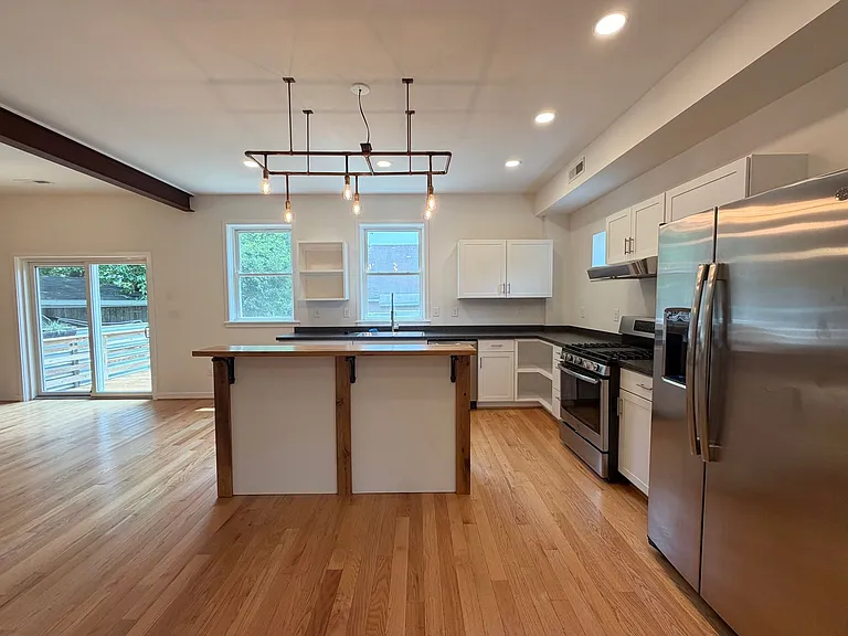 1500 Meridian St — Photo 12