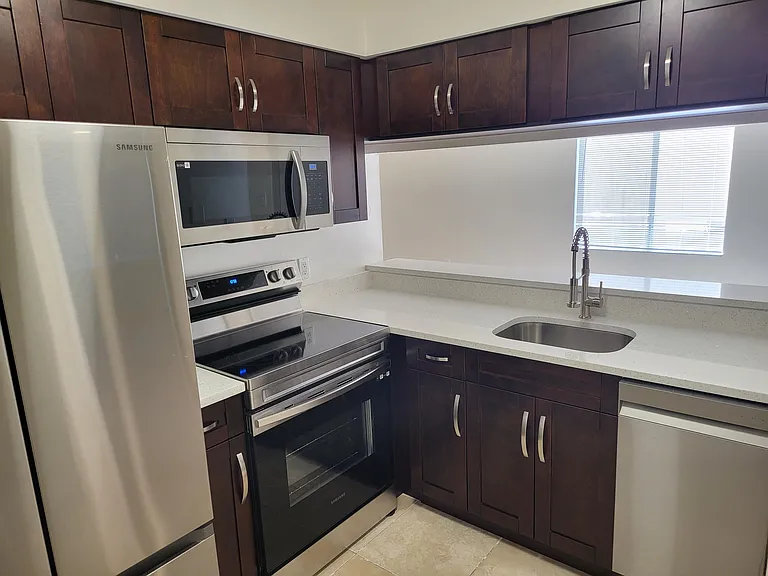 1138 Coral Club Dr #1138 — Photo 2