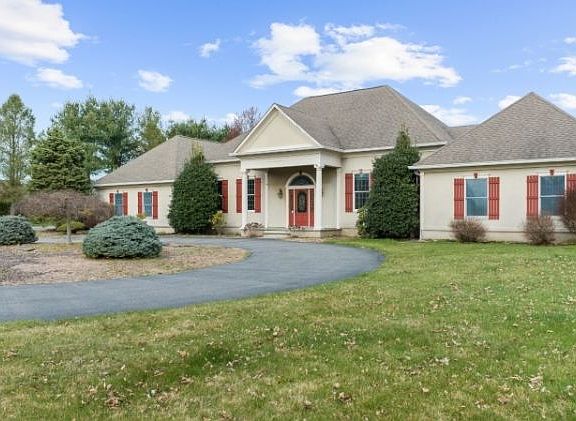 2nd image of 9 Lenape Springs Rd