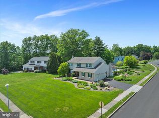 524 Grapevine Dr, Hatfield, PA 19440