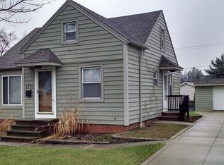 1271 Iroquois Ave, Mayfield Heights, OH 44124