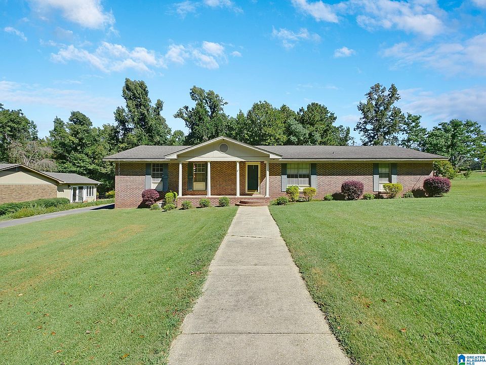 2nd image of 102 Pine Cone Cir