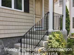 51 Dunwood Rd, Port Washington, NY 11050