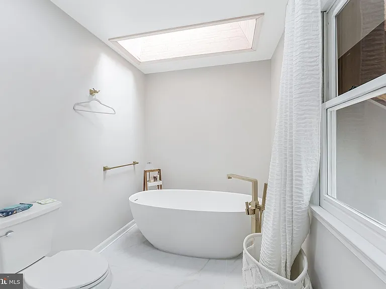 8424 Holly Leaf Dr — Photo 16