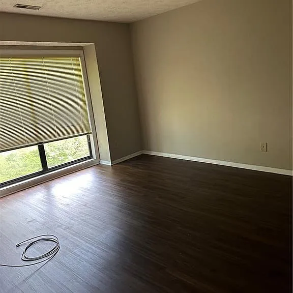 1849 Tryon Dr #5 — Photo 3