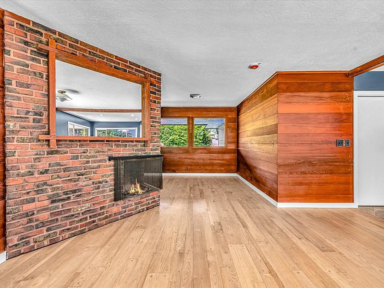 2030 NE 140th Ave — Photo 4