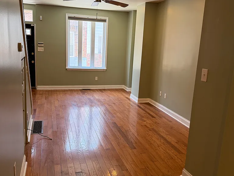 2437 S Darien St — Photo 26