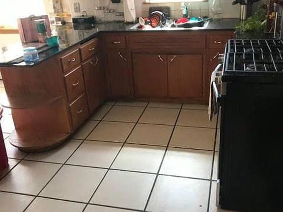 3rd image of 3234 Cuyler Ave