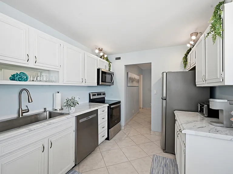 5200 N Ocean Blvd #203B — Photo 4