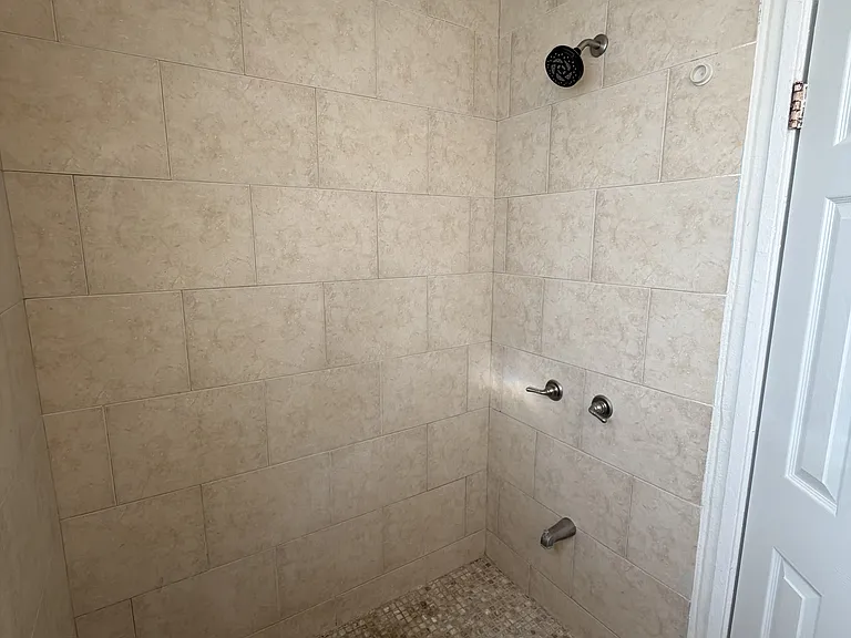 110 NE Monroe Cir N #4 — Photo 7