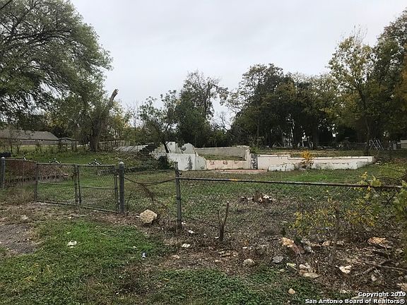 3rd image of 143 Cloudhaven Dr