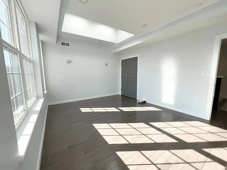 1334 N 7th St #2R — Photo 7