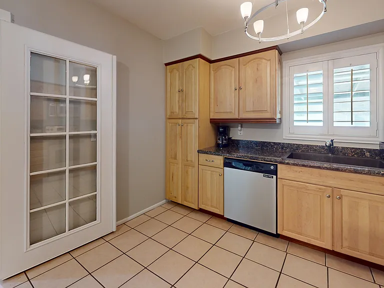 2080 E Greenway Dr #2 — Photo 8