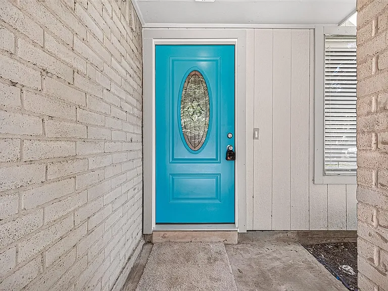 14306 River Glen Dr — Photo 2