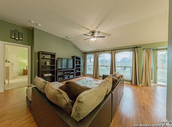 4th image of 1511 Brandi Cir