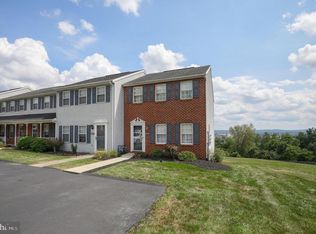 2261 N Point Dr, York, PA 17406