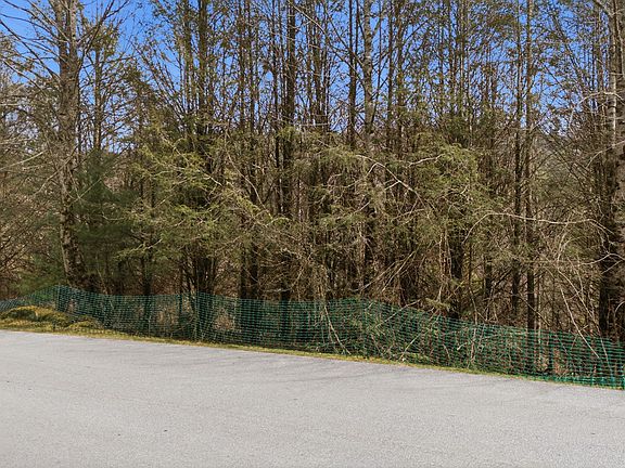 2nd image of 16 Trillium Ridge Road