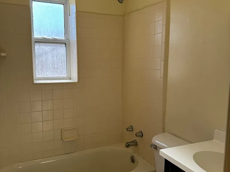 145 W 100 N — Photo 12