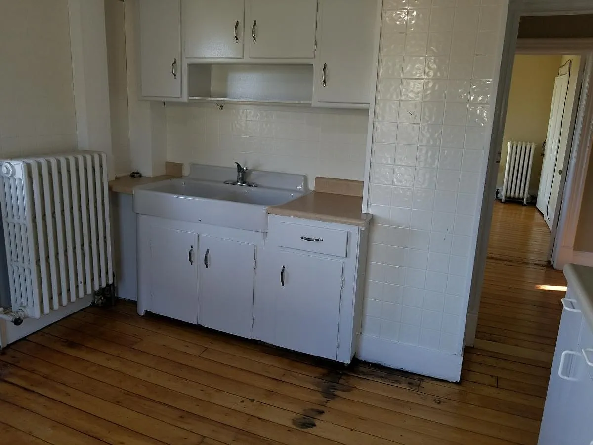 2 bed, 800 sqft, $1,600 — Photo 3