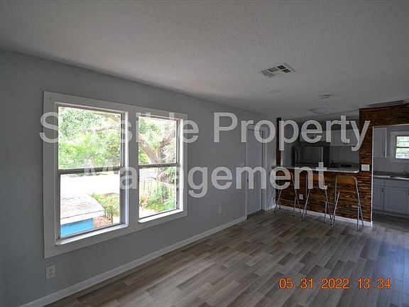 5th image of 1919 Macomber Ave Unit B