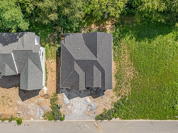 5th image of 1000 Shelburne Way