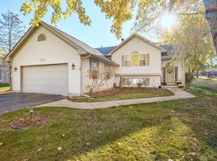 30 King Henry Rd SE, Poplar Grove, IL 61065