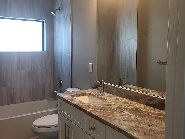 341 NW 7th Ave — Photo 33