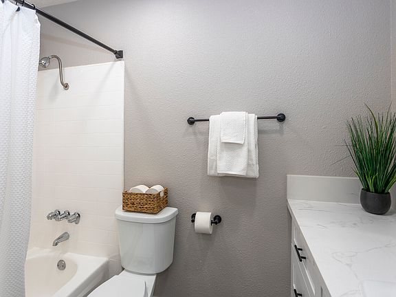 4th image of 3333 Monair Dr #2B