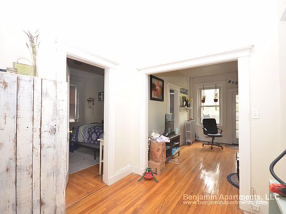 5th image of 9 Egremont Rd #18