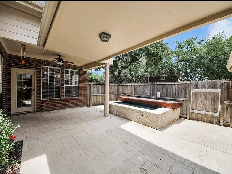 1003 Clarenda Falls Dr — Photo 6