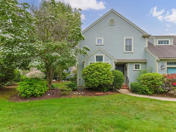 2 Darby Point #2, Mashpee, MA 02649