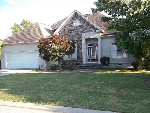 1st image of 240 Belmonte Dr
