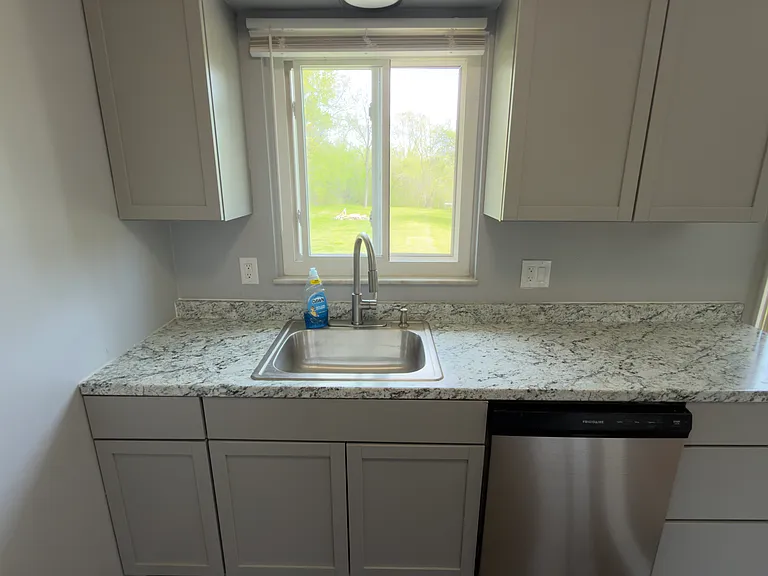 476 N Burkhart Rd — Photo 1