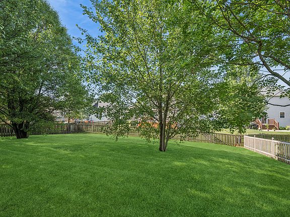 5th image of 2850 Fieldbrook Ave