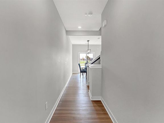 5th image of 1220 Langham St #0