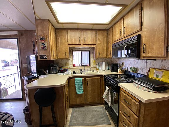 3rd image of 214 E SAGUARO Drive