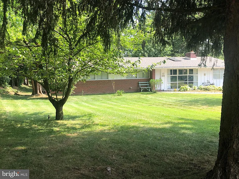 6314 Farmar Ln — Photo 2