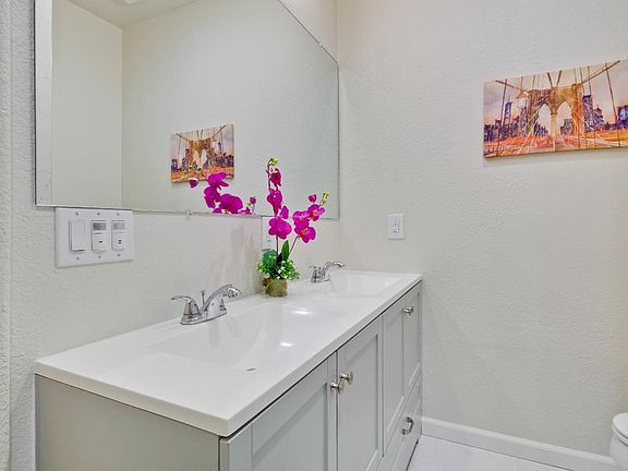 3rd image of 1570 Neleigh Pl