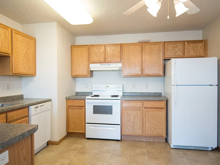 102 Airview Dr — Photo 4