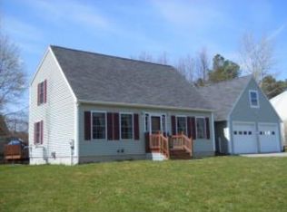 7 Cornfield Dr, Somersworth, NH 03878